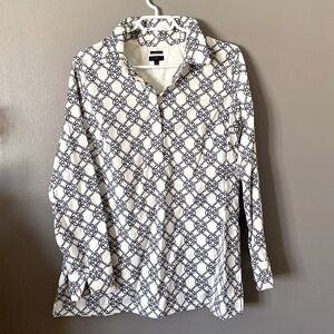 Women’s tunic, size Large.
